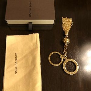 Louis Vuitton “Clés Swing Doré nm” bag charm.